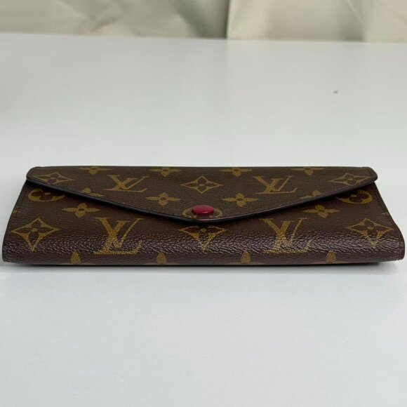 Louis Vuitton Monogram Canvas Wallet with Red Button Closure - Picture 5 of 8